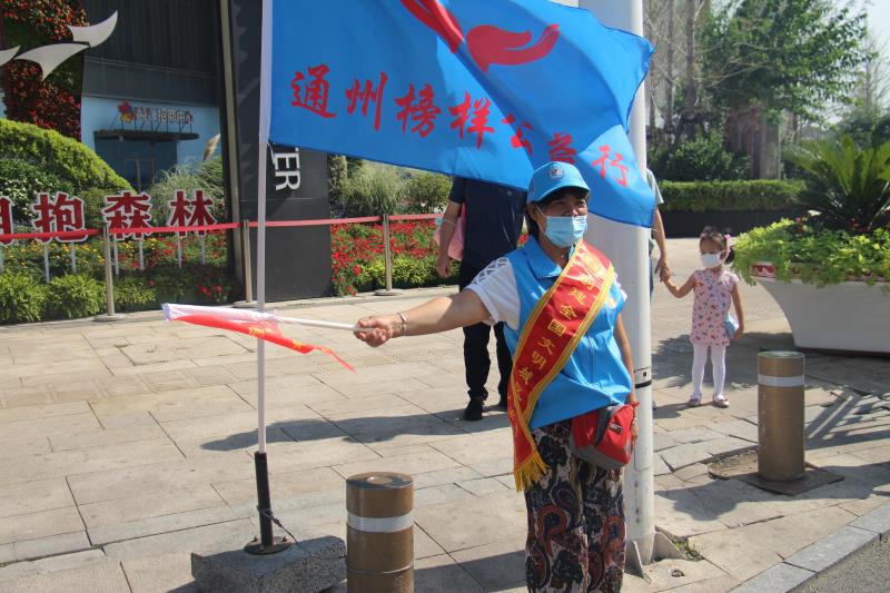 <strong>男生操女人逼</strong>